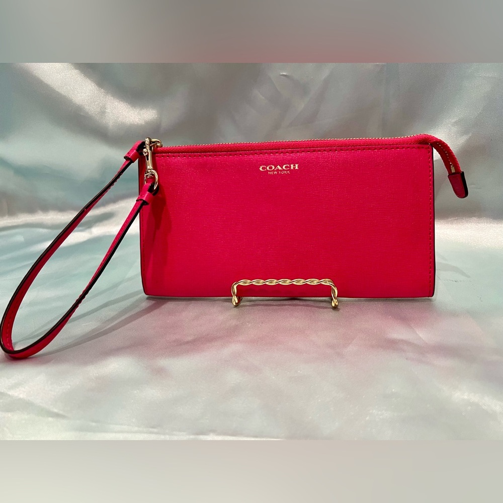 COACH - Leather in Pink/Magenta Color Wristlet/Wallet